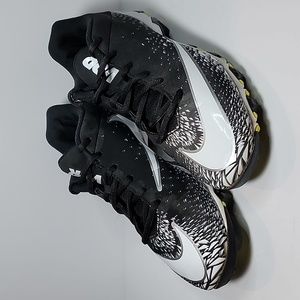 Nike Vapor Shark2 Fastflex mens 7 low top football cleats athletic black white